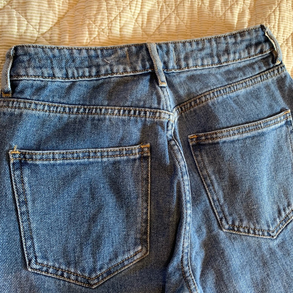 Mom Jeans - Picture 3 of 3